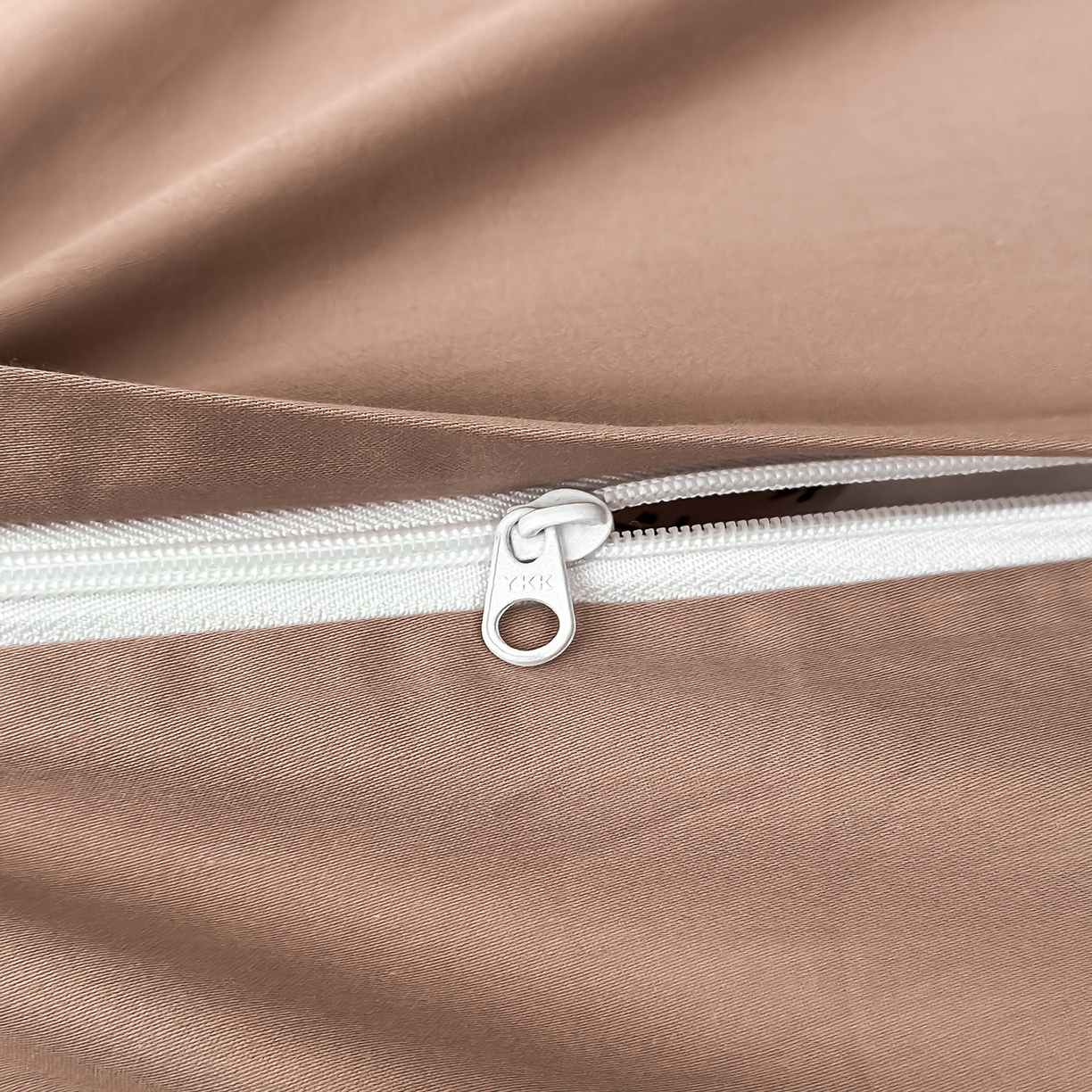 91家纺网 家纺一手货源 找家纺 舒慕家纺 2025新款100支长绒棉浮雕提花四件套 雨沫风铃