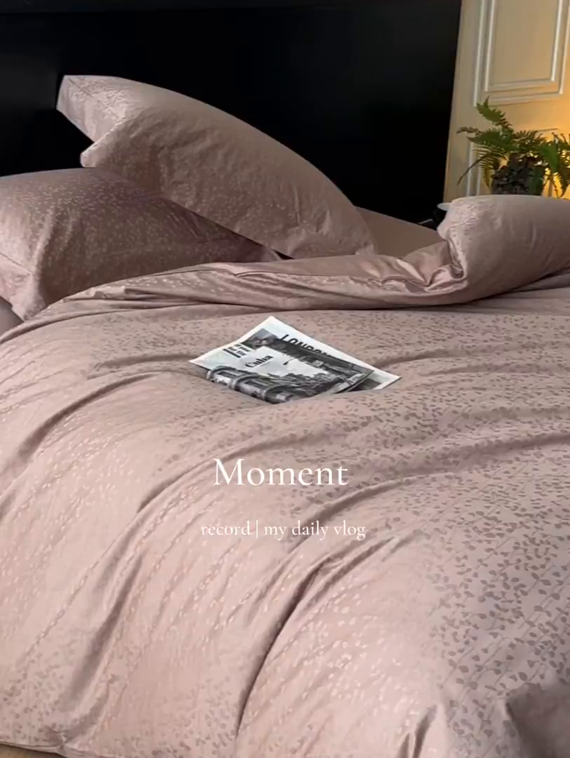 91家纺网 家纺一手货源 找家纺 舒慕家纺 2025新款100支长绒棉浮雕提花四件套 雨沫风铃