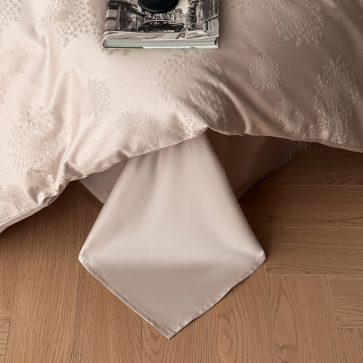 91家纺网 家纺一手货源 找家纺 舒慕家纺 2025新款100支长绒棉浮雕提花四件套 仲夏印象