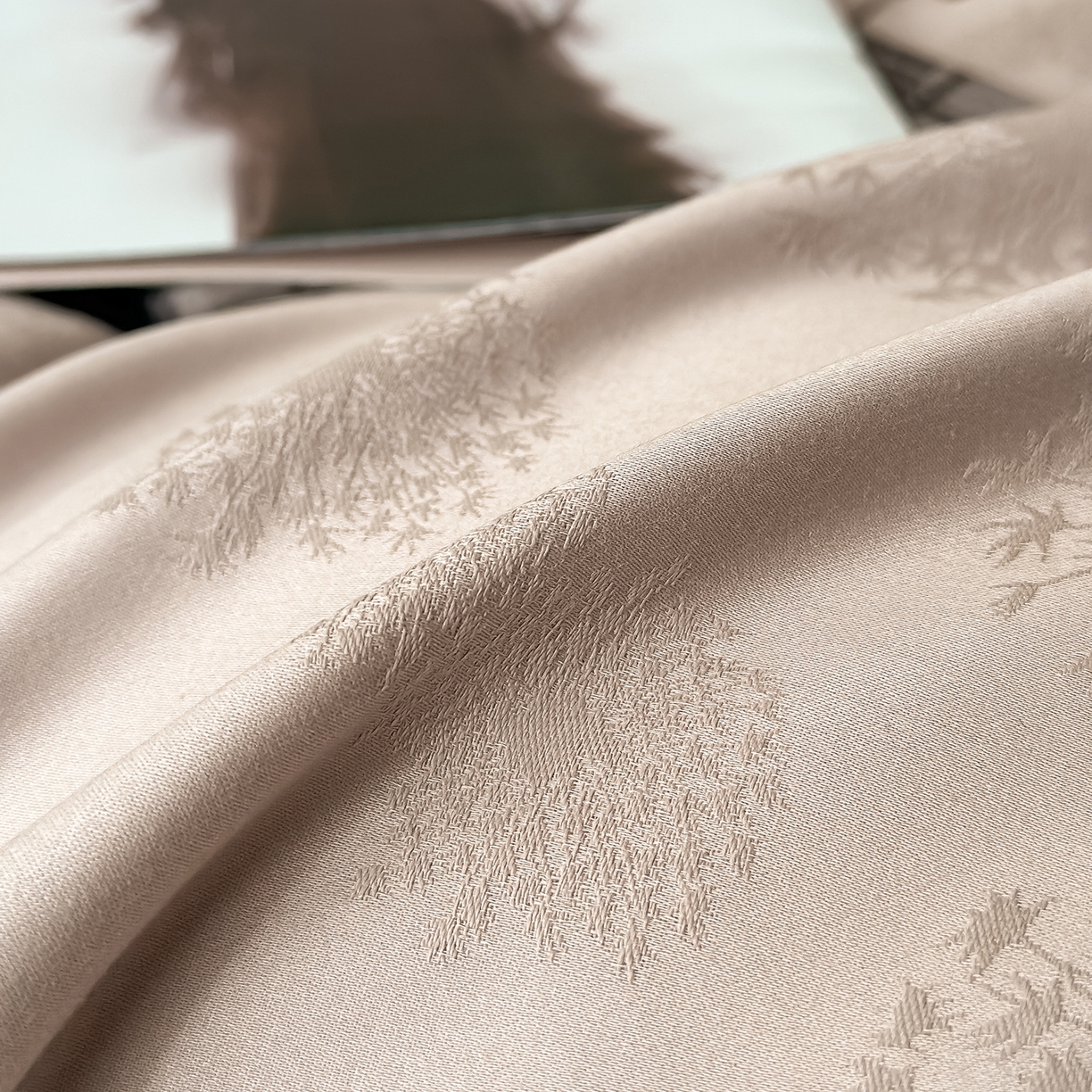 91家纺网 家纺一手货源 找家纺 舒慕家纺 2025新款100支长绒棉浮雕提花四件套 仲夏印象