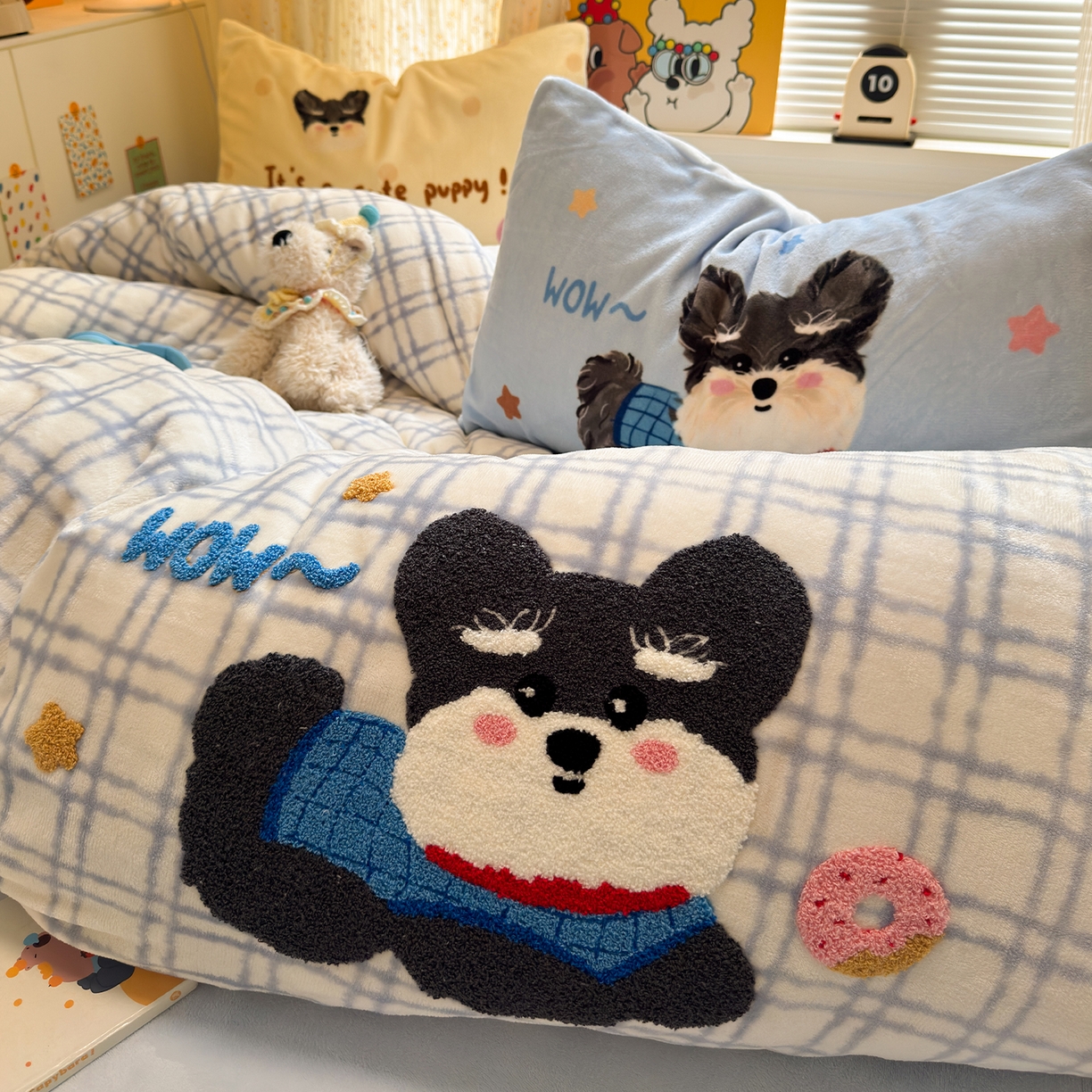 罗亿家纺 2025新款高克重200g牛奶绒数码印花毛巾绣卡通四件套（小红书推荐）提供买家秀 雪纳瑞爱甜甜圈