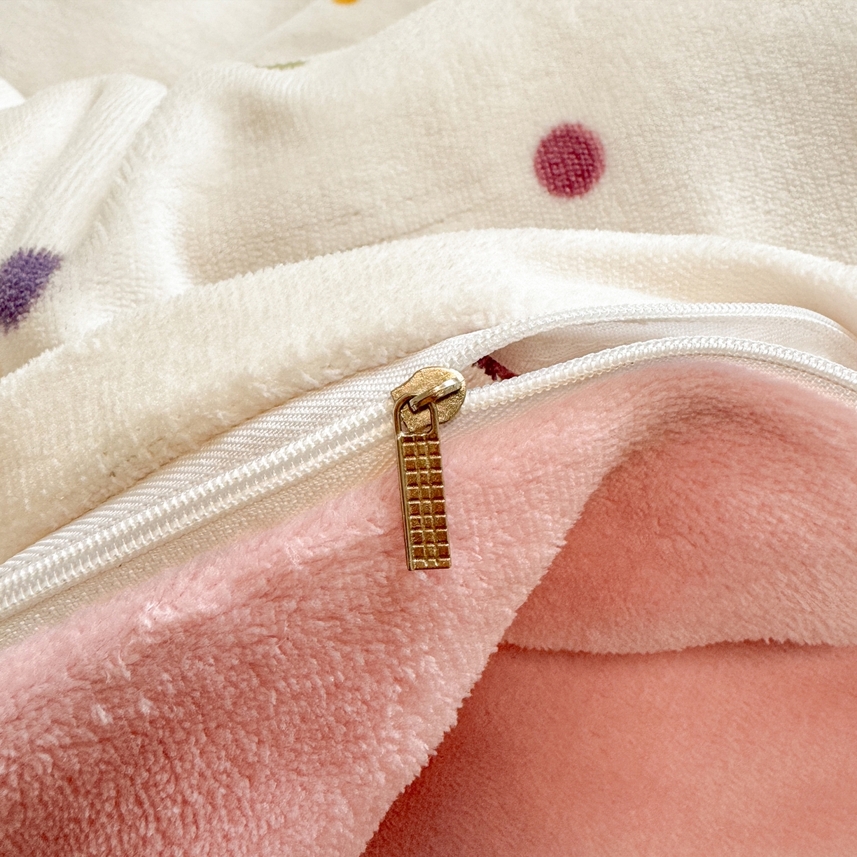 91家纺网 家纺一手货源 找家纺 罗亿家纺 2025新款高克重200g牛奶绒数码印花毛巾绣卡通四件套（小红书推荐）提供买家秀 月光美少女