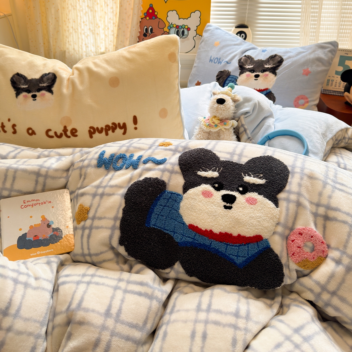 91家纺网 家纺一手货源 找家纺 罗亿家纺 2025新款高克重200g牛奶绒数码印花毛巾绣卡通四件套（小红书推荐）提供买家秀 雪纳瑞爱甜甜圈