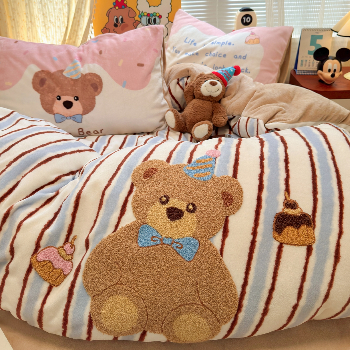 91家纺网 家纺一手货源 找家纺 （总）罗亿家纺 2025新款高克重200g牛奶绒数码印花毛巾绣卡通四件套（小红书推荐）提供买家秀