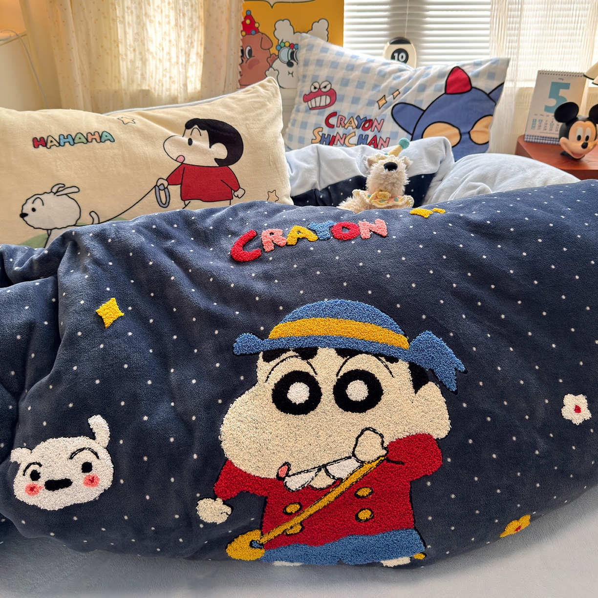 91家纺网 家纺一手货源 找家纺 罗亿家纺 2025新款高克重200g牛奶绒数码印花毛巾绣卡通四件套（小红书推荐）提供买家秀 超人蜡笔小新