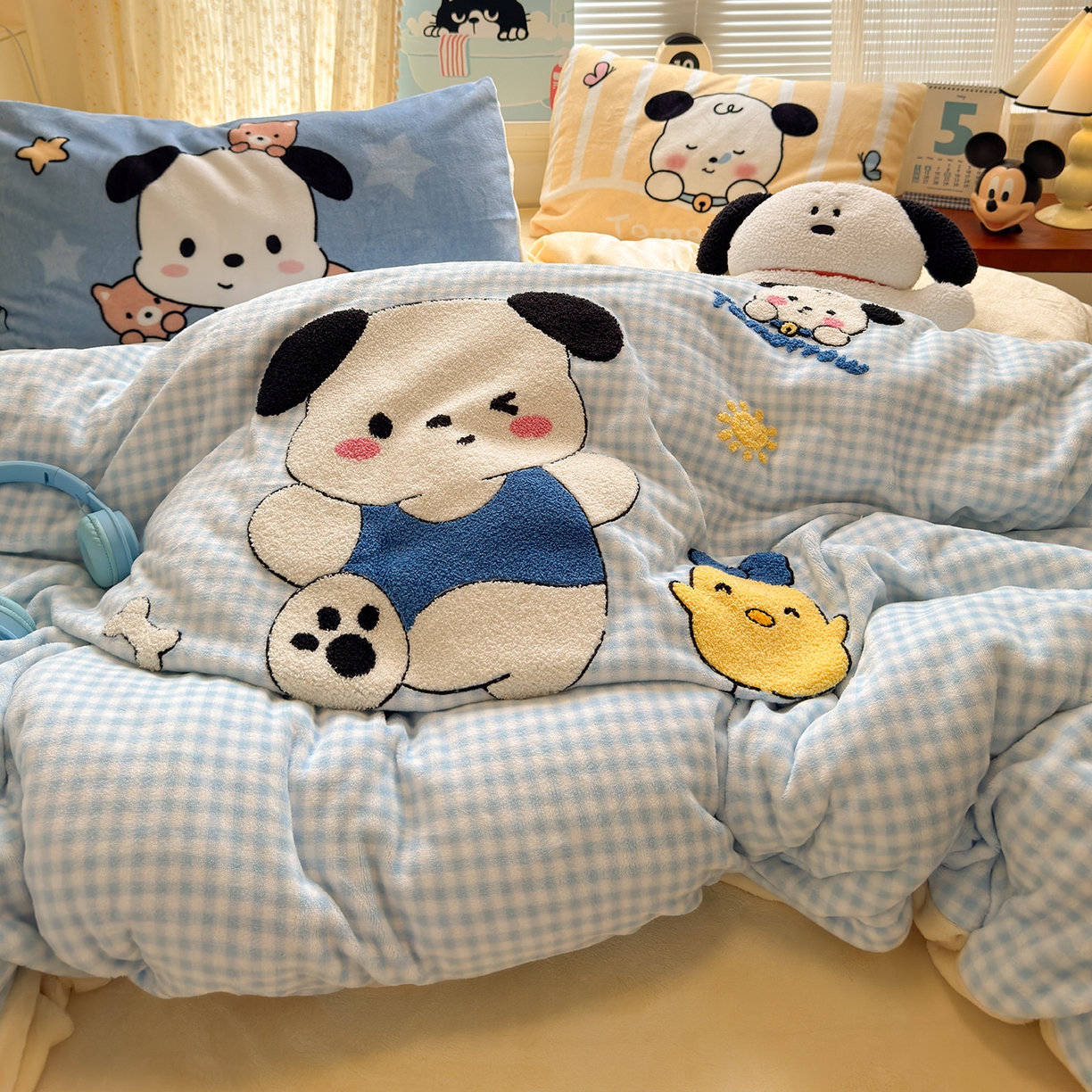 91家纺网 家纺一手货源 找家纺 罗亿家纺 2025新款高克重200g牛奶绒数码印花毛巾绣卡通四件套（小红书推荐）提供买家秀 帕恰小白