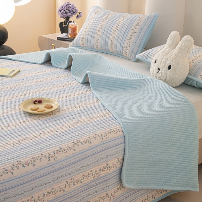 91家纺网 家纺一手货源 找家纺 恒尚居 2025新款全棉牛奶绒床盖四季可用纯棉夹棉床单床褥垫三件套-秋冬款系列二 一米阳光【A纯棉-B牛奶绒】