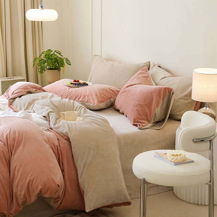 91家纺网 家纺一手货源 找家纺 （总）ONE TWO ONE 121 新品【婴儿绒德芙绒四件套】2025毛毯被子四件套单件床单被套床笠珊瑚绒牛奶绒冬被法兰绒兔毛绒双拼款