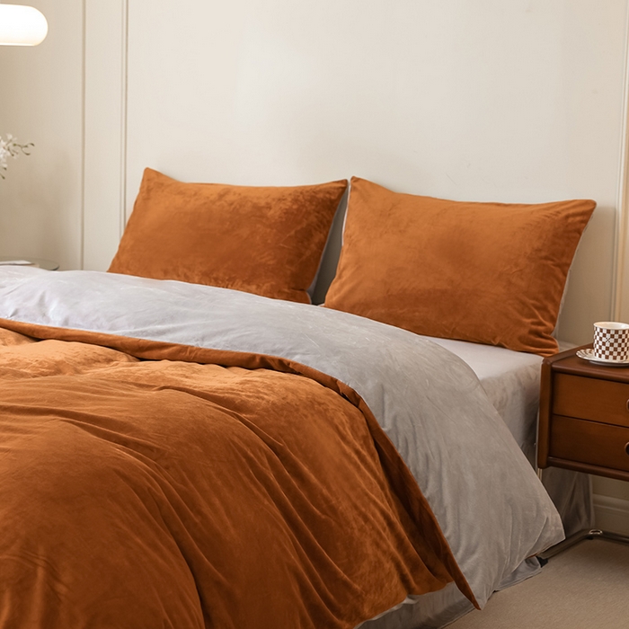 91家纺网 家纺一手货源 找家纺 ONE TWO ONE 121 新品【婴儿绒德芙绒四件套】2025毛毯被子四件套单件床单被套床笠珊瑚绒牛奶绒冬被法兰绒兔毛绒双拼款 双拼-焦糖烟灰