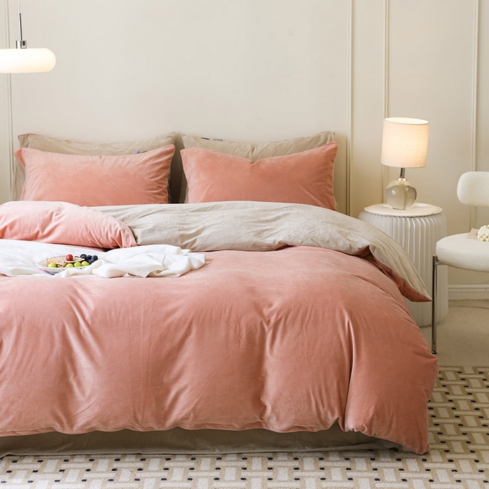 91家纺网 家纺一手货源 找家纺 ONE TWO ONE 121 新品【婴儿绒德芙绒四件套】2025毛毯被子四件套单件床单被套床笠珊瑚绒牛奶绒冬被法兰绒兔毛绒双拼款 双拼-柔粉奶杏