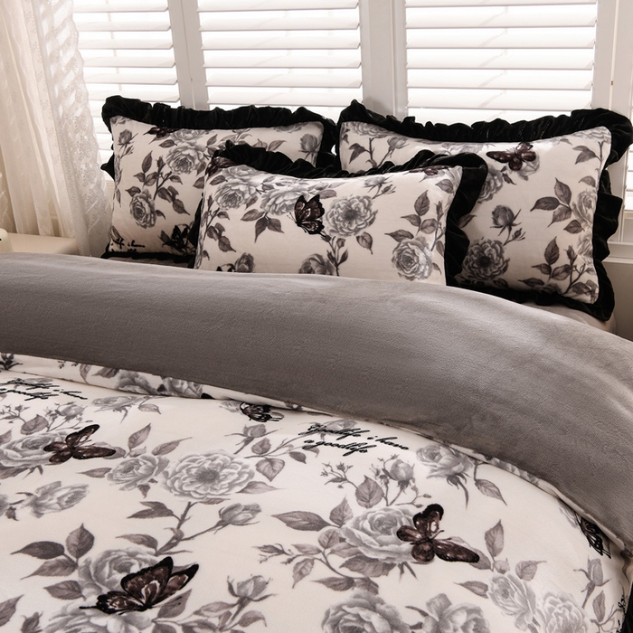 91家纺网 家纺一手货源 找家纺 千姿坊 2025新款韩版牛奶绒花边款四件套 4蝶花私语