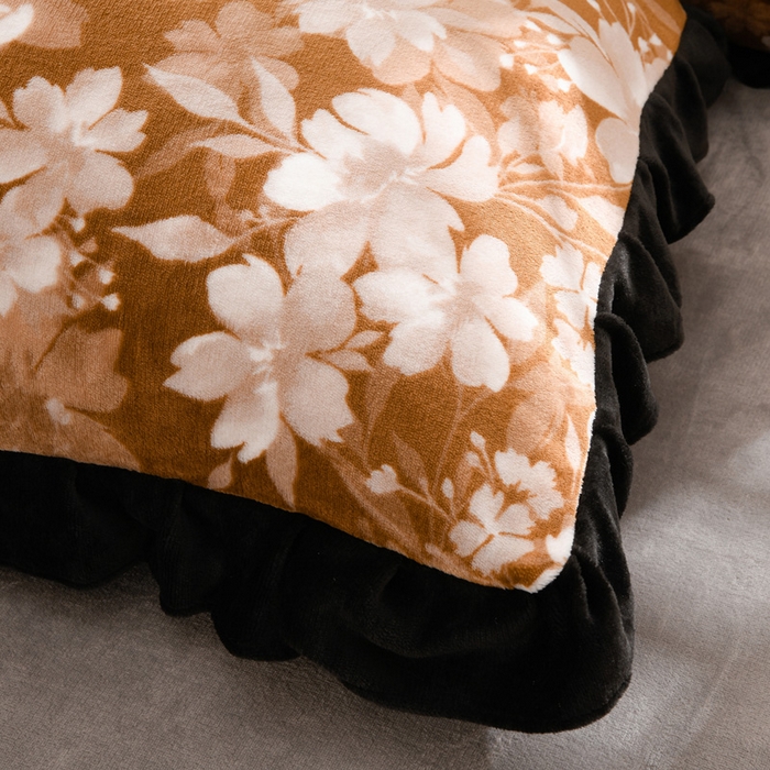 91家纺网 家纺一手货源 找家纺 千姿坊 2025新款韩版牛奶绒花边款四件套 6芳华