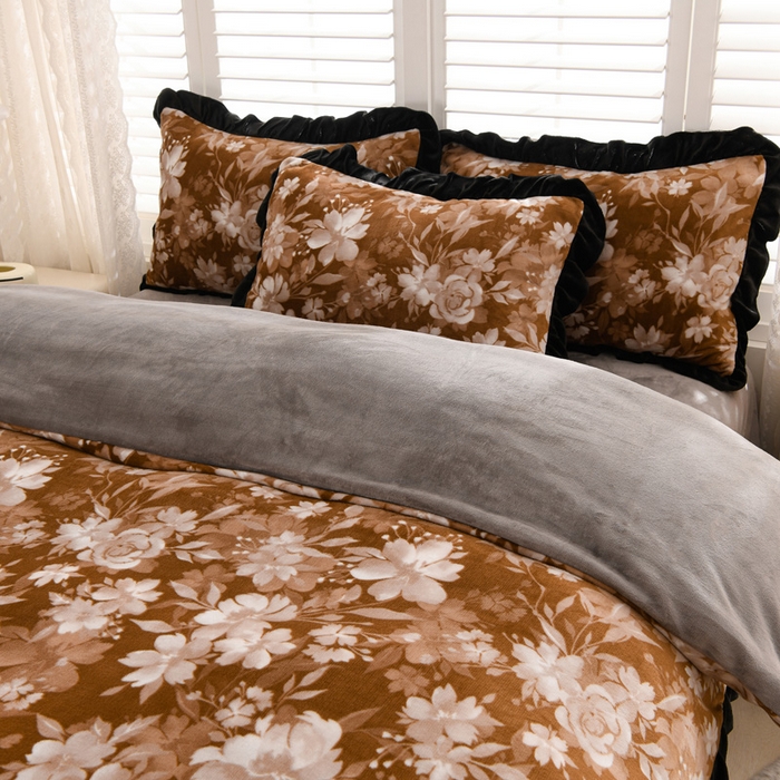 91家纺网 家纺一手货源 找家纺 千姿坊 2025新款韩版牛奶绒花边款四件套 6芳华