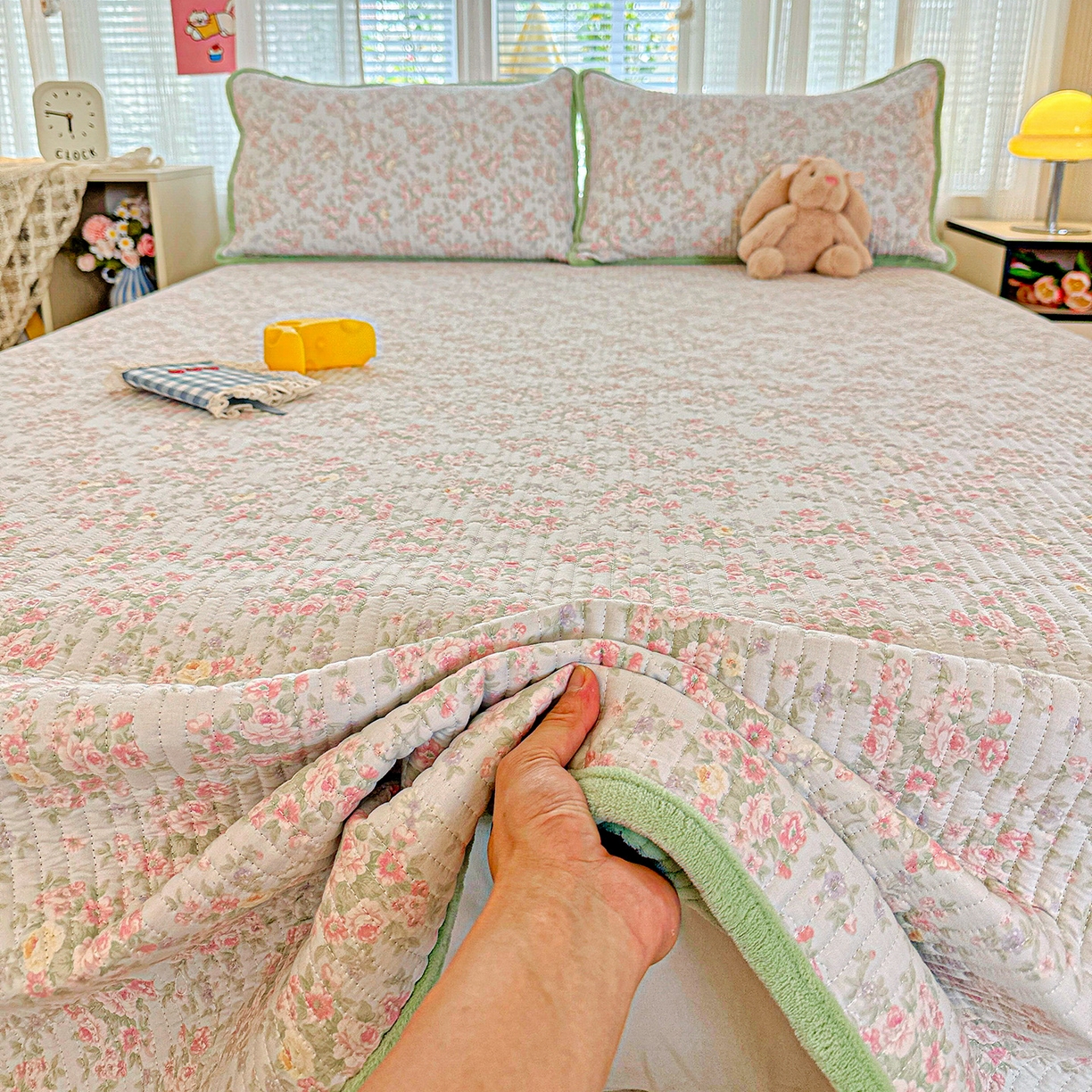 91家纺网 家纺一手货源 找家纺 恒尚居 2025新款全棉牛奶绒床盖四季可用纯棉夹棉床单床褥垫三件套-秋冬款系列二 紫薇花【A纯棉-B牛奶绒】