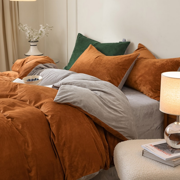 91家纺网 家纺一手货源 找家纺 ONE TWO ONE 121 新品【婴儿绒德芙绒四件套】2025毛毯被子四件套单件床单被套床笠珊瑚绒牛奶绒冬被法兰绒兔毛绒双拼款 双拼-焦糖烟灰