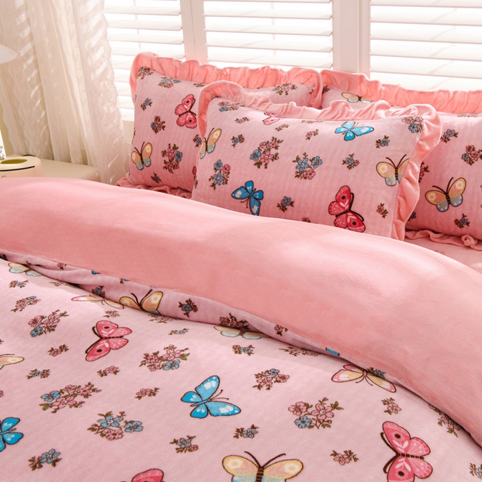 91家纺网 家纺一手货源 找家纺 千姿坊 2025新款韩版牛奶绒花边款四件套 9蝴蝶梦