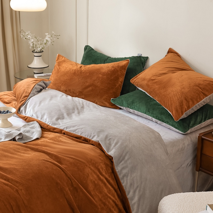 91家纺网 家纺一手货源 找家纺 ONE TWO ONE 121 新品【婴儿绒德芙绒四件套】2025毛毯被子四件套单件床单被套床笠珊瑚绒牛奶绒冬被法兰绒兔毛绒双拼款 双拼-焦糖烟灰