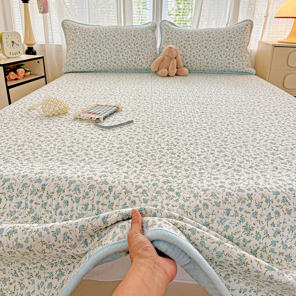 91家纺网 家纺一手货源 找家纺 恒尚居 2025新款全棉牛奶绒床盖四季可用纯棉夹棉床单床褥垫三件套-秋冬款系列二 蓝韵【A纯棉-B牛奶绒】