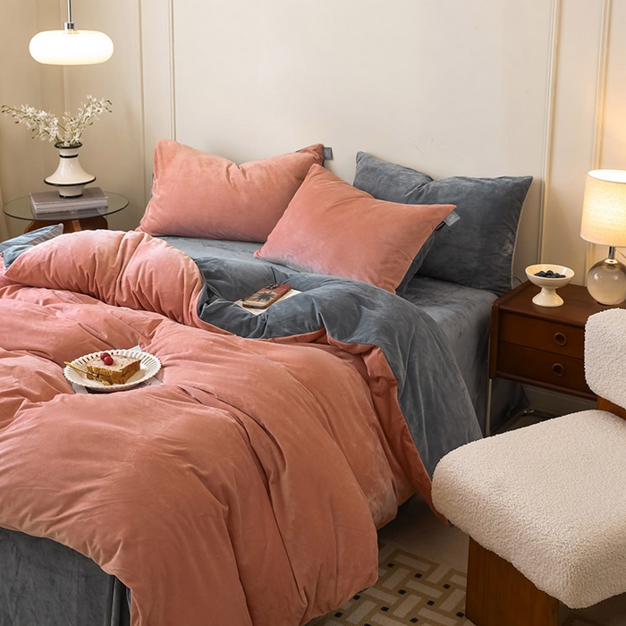 91家纺网 家纺一手货源 找家纺 ONE TWO ONE 121 新品【婴儿绒德芙绒四件套】2025毛毯被子四件套单件床单被套床笠珊瑚绒牛奶绒冬被法兰绒兔毛绒双拼款 双拼-橘粉灰黑