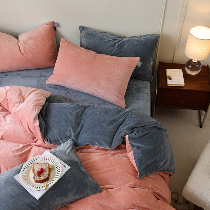 91家纺网 家纺一手货源 找家纺 ONE TWO ONE 121 新品【婴儿绒德芙绒四件套】2025毛毯被子四件套单件床单被套床笠珊瑚绒牛奶绒冬被法兰绒兔毛绒双拼款 双拼-橘粉灰黑