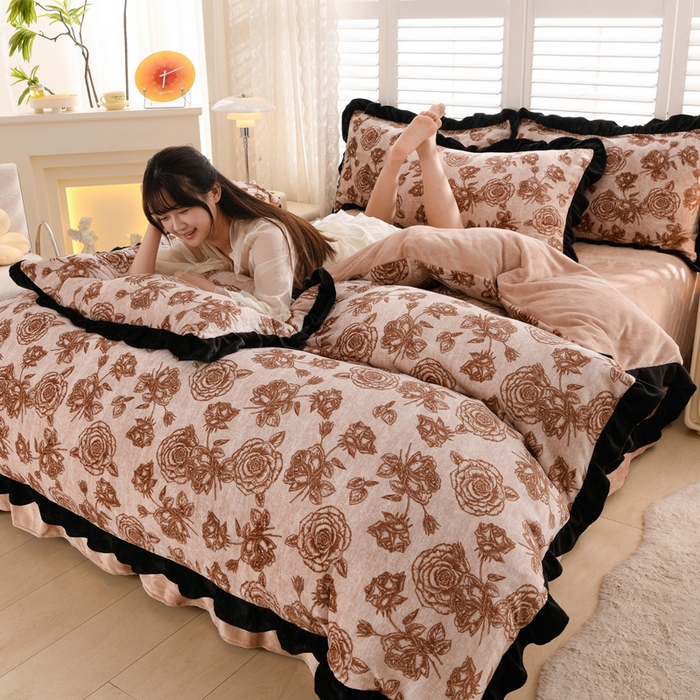 91家纺网 家纺一手货源 找家纺 千姿坊 2025新款韩版牛奶绒花边款四件套 11咖色玫瑰