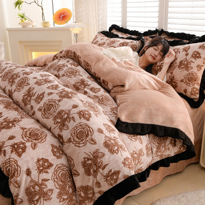 91家纺网 家纺一手货源 找家纺 千姿坊 2025新款韩版牛奶绒花边款四件套 11咖色玫瑰