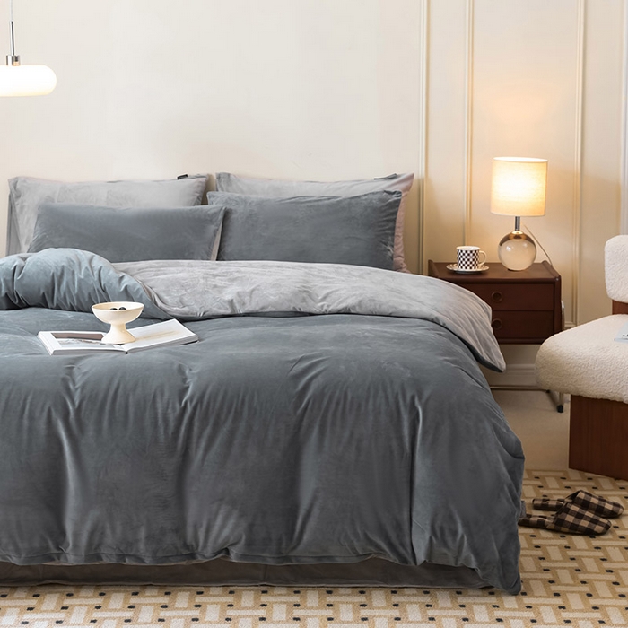 91家纺网 家纺一手货源 找家纺 ONE TWO ONE 121 新品【婴儿绒德芙绒四件套】2025毛毯被子四件套单件床单被套床笠珊瑚绒牛奶绒冬被法兰绒兔毛绒双拼款 双拼-冷灰烟灰