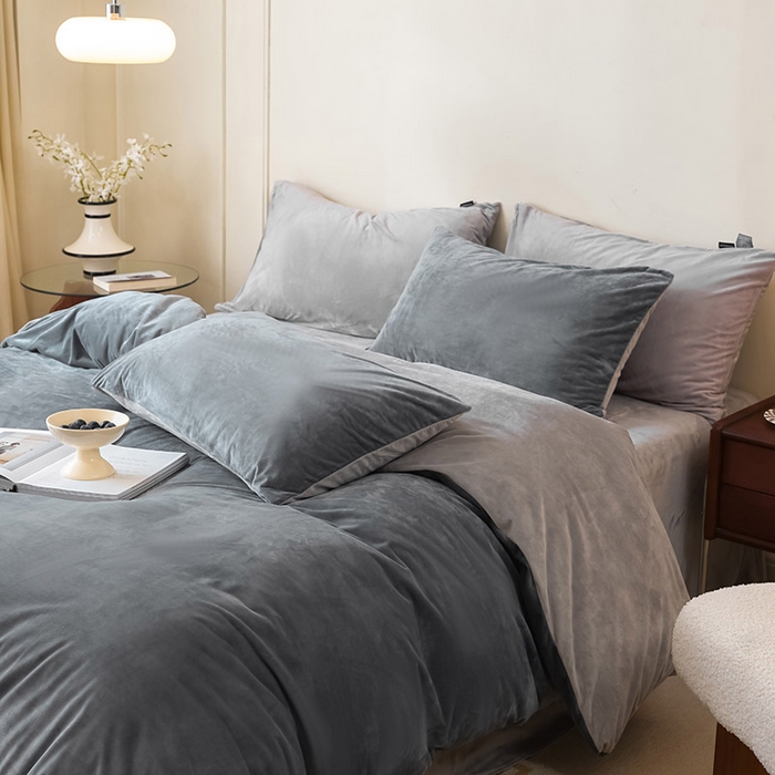 91家纺网 家纺一手货源 找家纺 ONE TWO ONE 121 新品【婴儿绒德芙绒四件套】2025毛毯被子四件套单件床单被套床笠珊瑚绒牛奶绒冬被法兰绒兔毛绒双拼款 双拼-冷灰烟灰