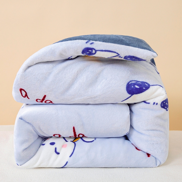 91家纺网 家纺一手货源 找家纺 鱼宝 2025新款小版牛奶绒幼儿园套件 布丁狗