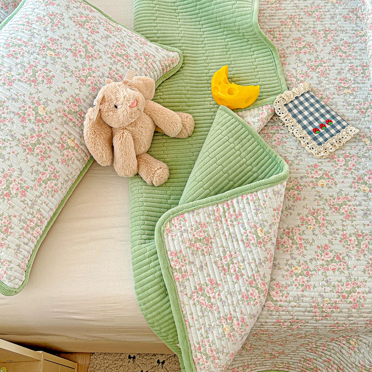 91家纺网 家纺一手货源 找家纺 恒尚居 2025新款全棉牛奶绒床盖四季可用纯棉夹棉床单床褥垫三件套-秋冬款系列二 紫薇花【A纯棉-B牛奶绒】