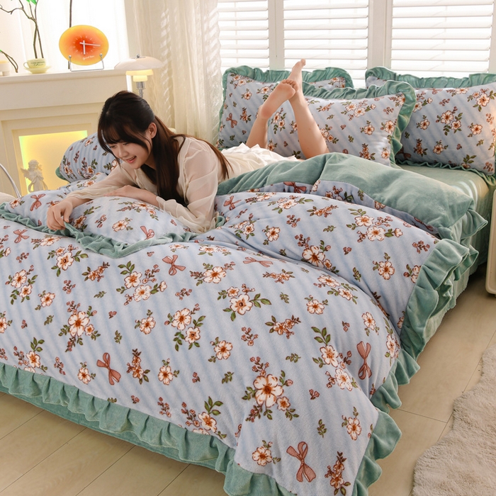 91家纺网 家纺一手货源 找家纺 千姿坊 2025新款韩版牛奶绒花边款四件套 14碎花轻语