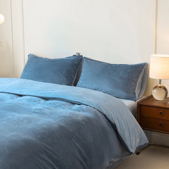 91家纺网 家纺一手货源 找家纺 ONE TWO ONE 121 新品【婴儿绒德芙绒四件套】2025毛毯被子四件套单件床单被套床笠珊瑚绒牛奶绒冬被法兰绒兔毛绒双拼款 双拼-魅蓝水蓝