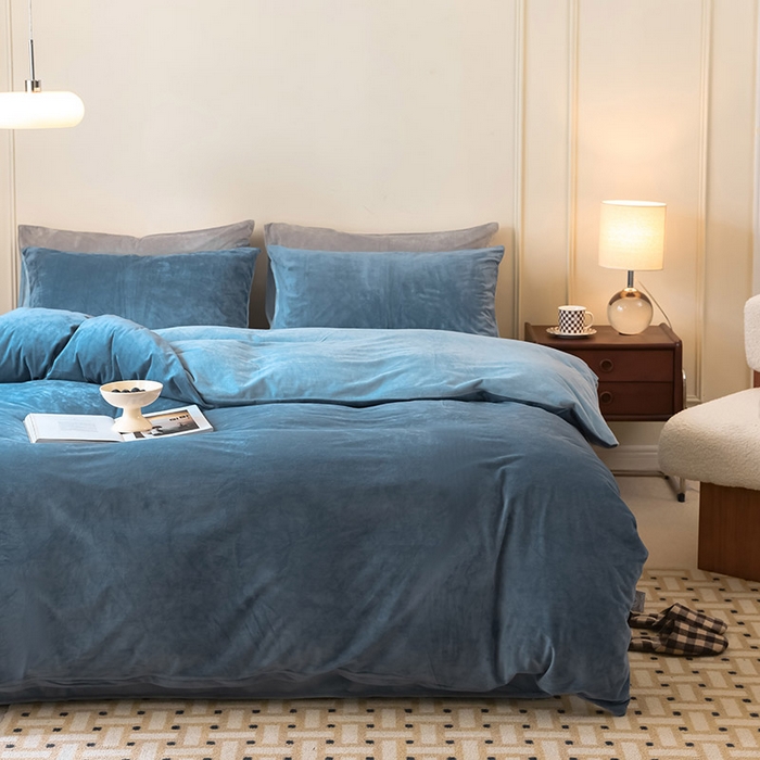 91家纺网 家纺一手货源 找家纺 ONE TWO ONE 121 新品【婴儿绒德芙绒四件套】2025毛毯被子四件套单件床单被套床笠珊瑚绒牛奶绒冬被法兰绒兔毛绒双拼款 双拼-魅蓝水蓝