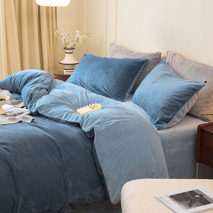 91家纺网 家纺一手货源 找家纺 ONE TWO ONE 121 新品【婴儿绒德芙绒四件套】2025毛毯被子四件套单件床单被套床笠珊瑚绒牛奶绒冬被法兰绒兔毛绒双拼款 双拼-魅蓝水蓝