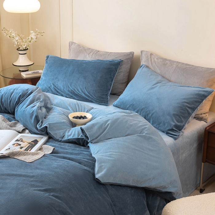 91家纺网 家纺一手货源 找家纺 ONE TWO ONE 121 新品【婴儿绒德芙绒四件套】2025毛毯被子四件套单件床单被套床笠珊瑚绒牛奶绒冬被法兰绒兔毛绒双拼款 双拼-魅蓝水蓝