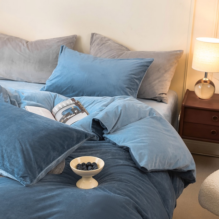 91家纺网 家纺一手货源 找家纺 ONE TWO ONE 121 新品【婴儿绒德芙绒四件套】2025毛毯被子四件套单件床单被套床笠珊瑚绒牛奶绒冬被法兰绒兔毛绒双拼款 双拼-魅蓝水蓝