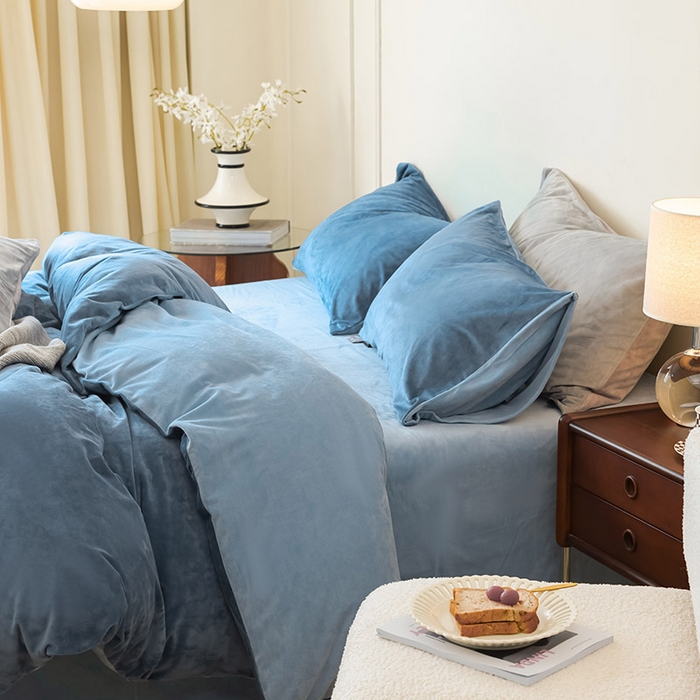 91家纺网 家纺一手货源 找家纺 ONE TWO ONE 121 新品【婴儿绒德芙绒四件套】2025毛毯被子四件套单件床单被套床笠珊瑚绒牛奶绒冬被法兰绒兔毛绒双拼款 双拼-魅蓝水蓝