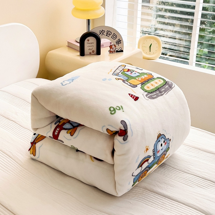 91家纺网 家纺一手货源 找家纺 鱼宝 2025新款小版牛奶绒幼儿园套件 彩虹车队黄