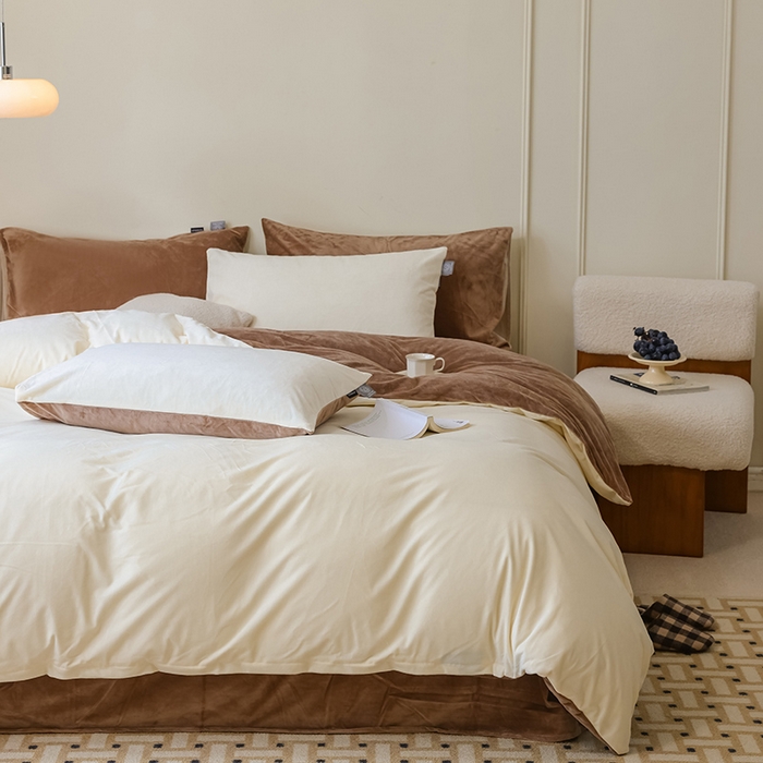 91家纺网 家纺一手货源 找家纺 ONE TWO ONE 121 新品【婴儿绒德芙绒四件套】2025毛毯被子四件套单件床单被套床笠珊瑚绒牛奶绒冬被法兰绒兔毛绒双拼款 双拼-奶白棕咖