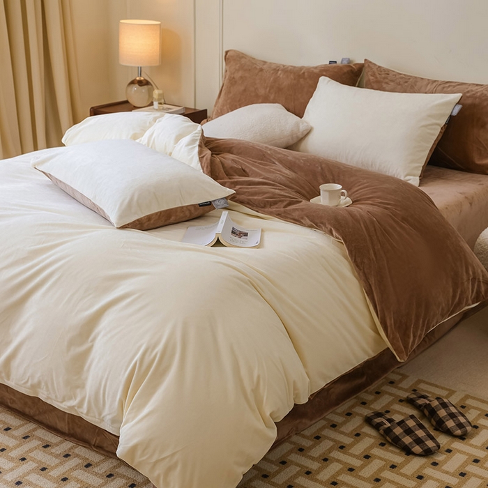 91家纺网 家纺一手货源 找家纺 ONE TWO ONE 121 新品【婴儿绒德芙绒四件套】2025毛毯被子四件套单件床单被套床笠珊瑚绒牛奶绒冬被法兰绒兔毛绒双拼款 双拼-奶白棕咖