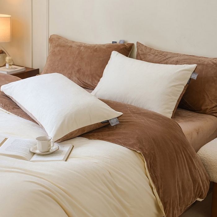 91家纺网 家纺一手货源 找家纺 ONE TWO ONE 121 新品【婴儿绒德芙绒四件套】2025毛毯被子四件套单件床单被套床笠珊瑚绒牛奶绒冬被法兰绒兔毛绒双拼款 双拼-奶白棕咖