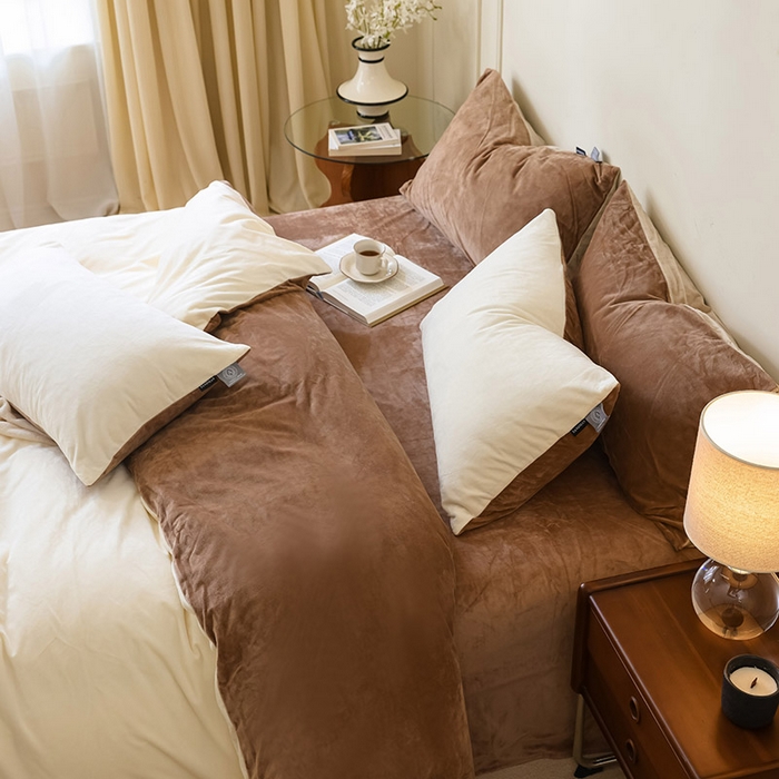 91家纺网 家纺一手货源 找家纺 ONE TWO ONE 121 新品【婴儿绒德芙绒四件套】2025毛毯被子四件套单件床单被套床笠珊瑚绒牛奶绒冬被法兰绒兔毛绒双拼款 双拼-奶白棕咖