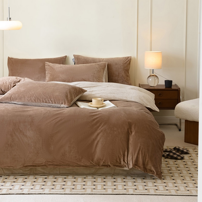 91家纺网 家纺一手货源 找家纺 ONE TWO ONE 121 新品【婴儿绒德芙绒四件套】2025毛毯被子四件套单件床单被套床笠珊瑚绒牛奶绒冬被法兰绒兔毛绒双拼款 双拼-深咖浅咖