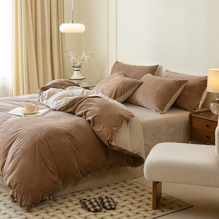 91家纺网 家纺一手货源 找家纺 ONE TWO ONE 121 新品【婴儿绒德芙绒四件套】2025毛毯被子四件套单件床单被套床笠珊瑚绒牛奶绒冬被法兰绒兔毛绒双拼款 双拼-深咖浅咖