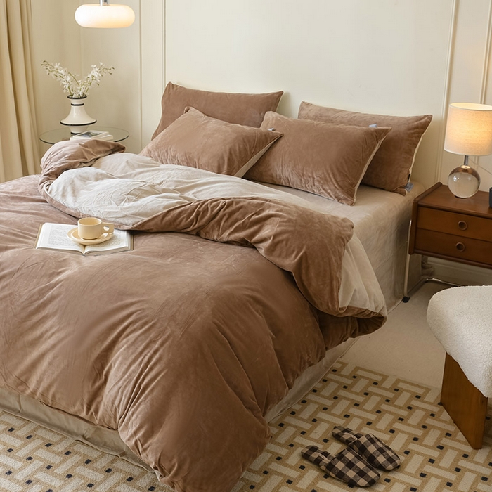 91家纺网 家纺一手货源 找家纺 ONE TWO ONE 121 新品【婴儿绒德芙绒四件套】2025毛毯被子四件套单件床单被套床笠珊瑚绒牛奶绒冬被法兰绒兔毛绒双拼款 双拼-深咖浅咖