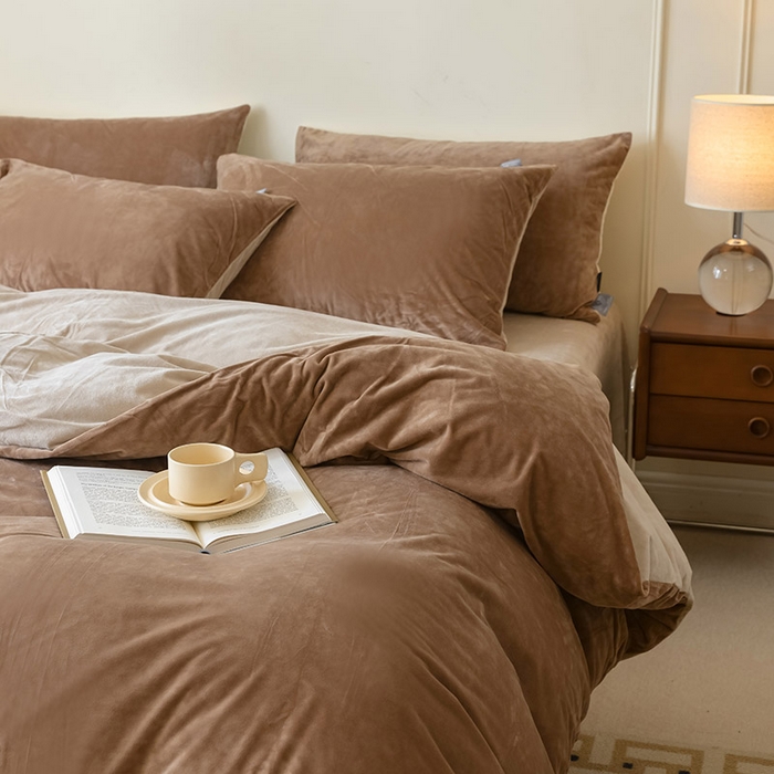 91家纺网 家纺一手货源 找家纺 ONE TWO ONE 121 新品【婴儿绒德芙绒四件套】2025毛毯被子四件套单件床单被套床笠珊瑚绒牛奶绒冬被法兰绒兔毛绒双拼款 双拼-深咖浅咖