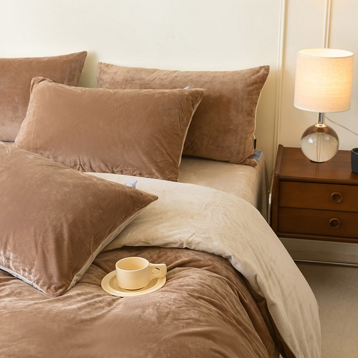 91家纺网 家纺一手货源 找家纺 ONE TWO ONE 121 新品【婴儿绒德芙绒四件套】2025毛毯被子四件套单件床单被套床笠珊瑚绒牛奶绒冬被法兰绒兔毛绒双拼款 双拼-深咖浅咖