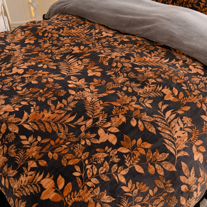 91家纺网 家纺一手货源 找家纺 千姿坊 2025新款韩版牛奶绒花边款四件套 18复古叶影