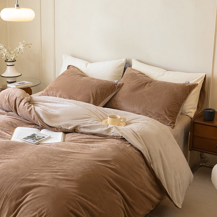 91家纺网 家纺一手货源 找家纺 ONE TWO ONE 121 新品【婴儿绒德芙绒四件套】2025毛毯被子四件套单件床单被套床笠珊瑚绒牛奶绒冬被法兰绒兔毛绒双拼款 双拼-深咖浅咖