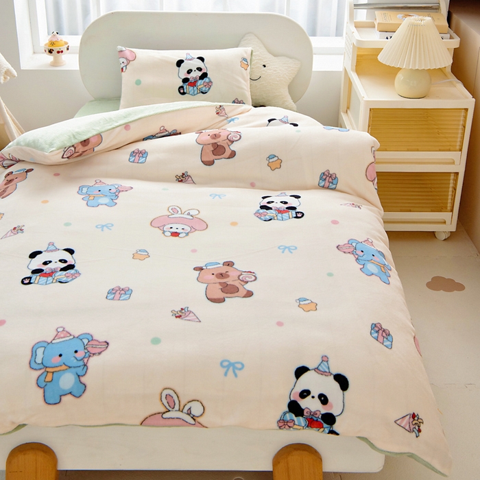 91家纺网 家纺一手货源 找家纺 鱼宝 2025新款小版牛奶绒幼儿园套件 卡卡乐园 黄